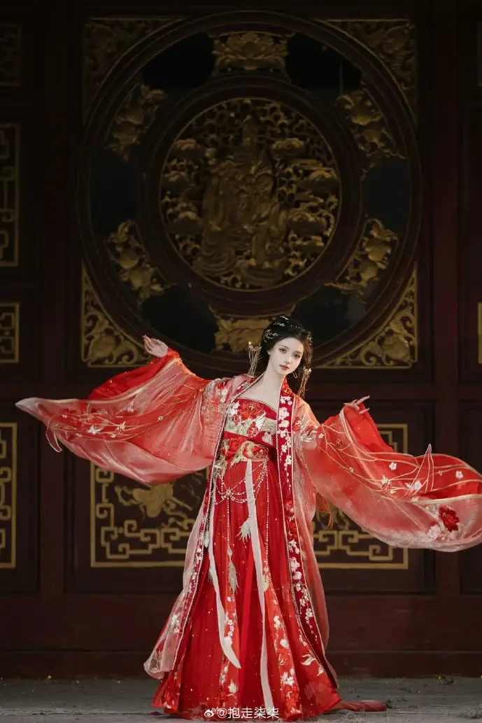 流浪地球2电影海报